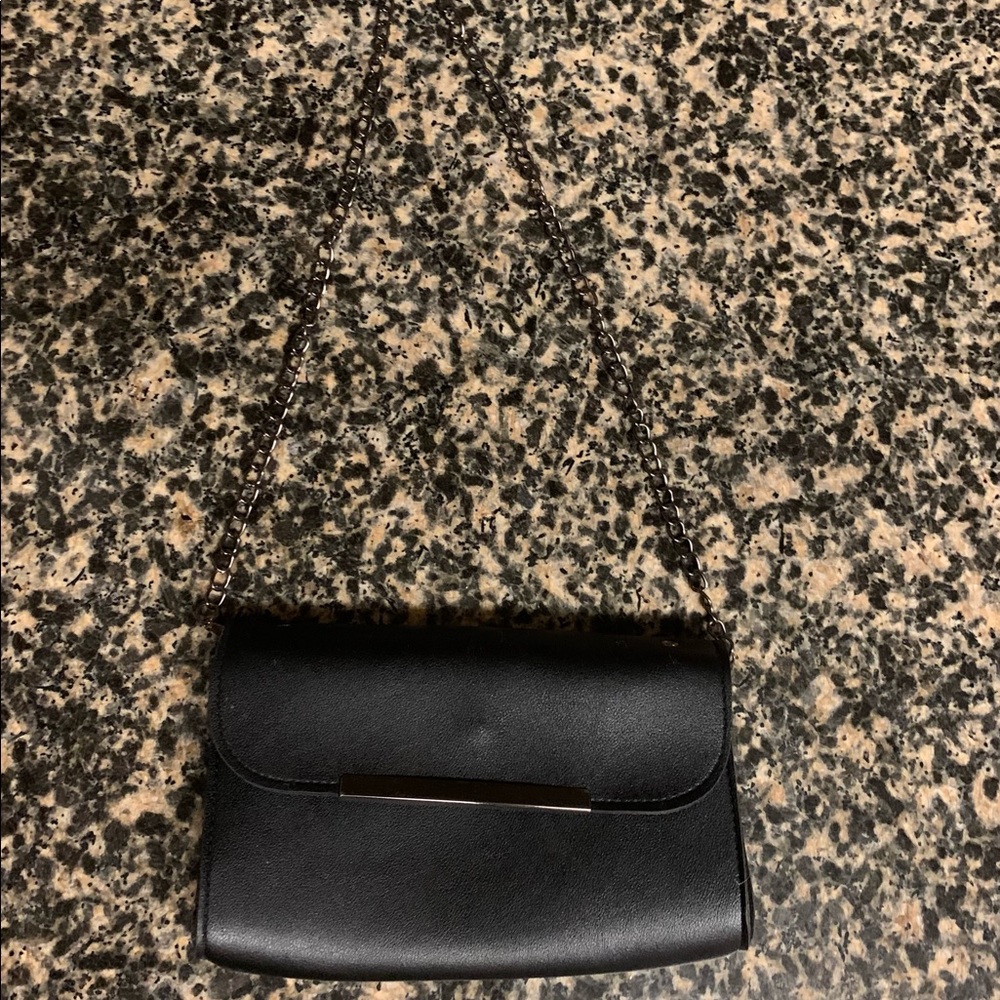 Black Shoulder Bag w/ Chain